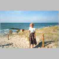 905-1001 Ostpreussenreise August 1992. Monika Klinke auf der Kurischen Nehrung.jpg